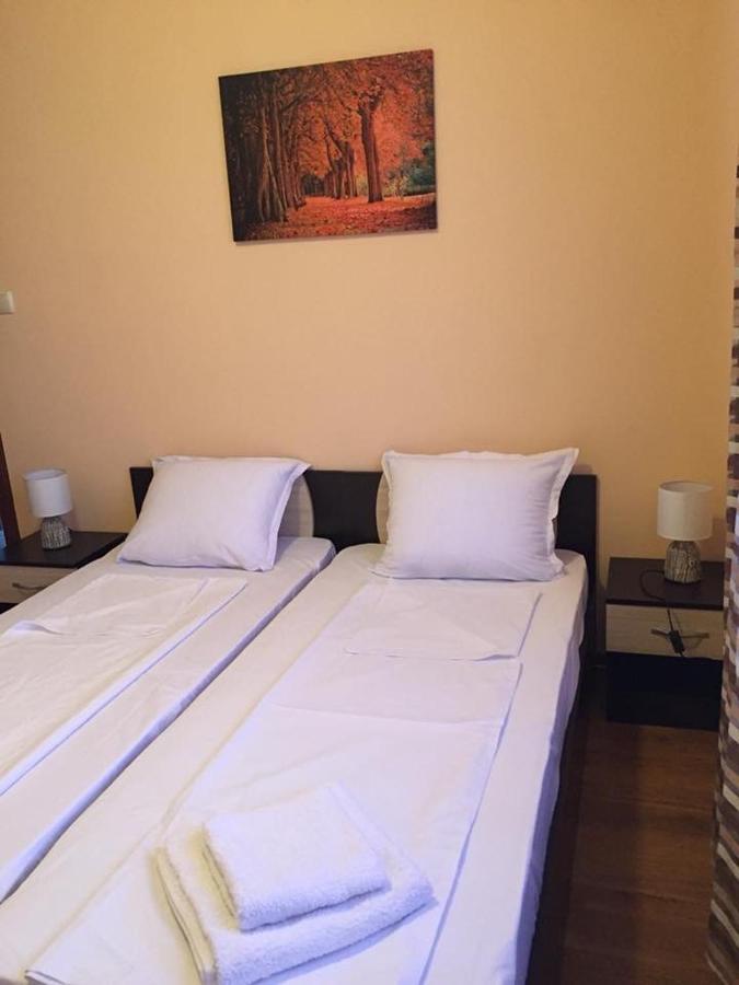 Amigos Hotel Pavlikeni Bagian luar foto